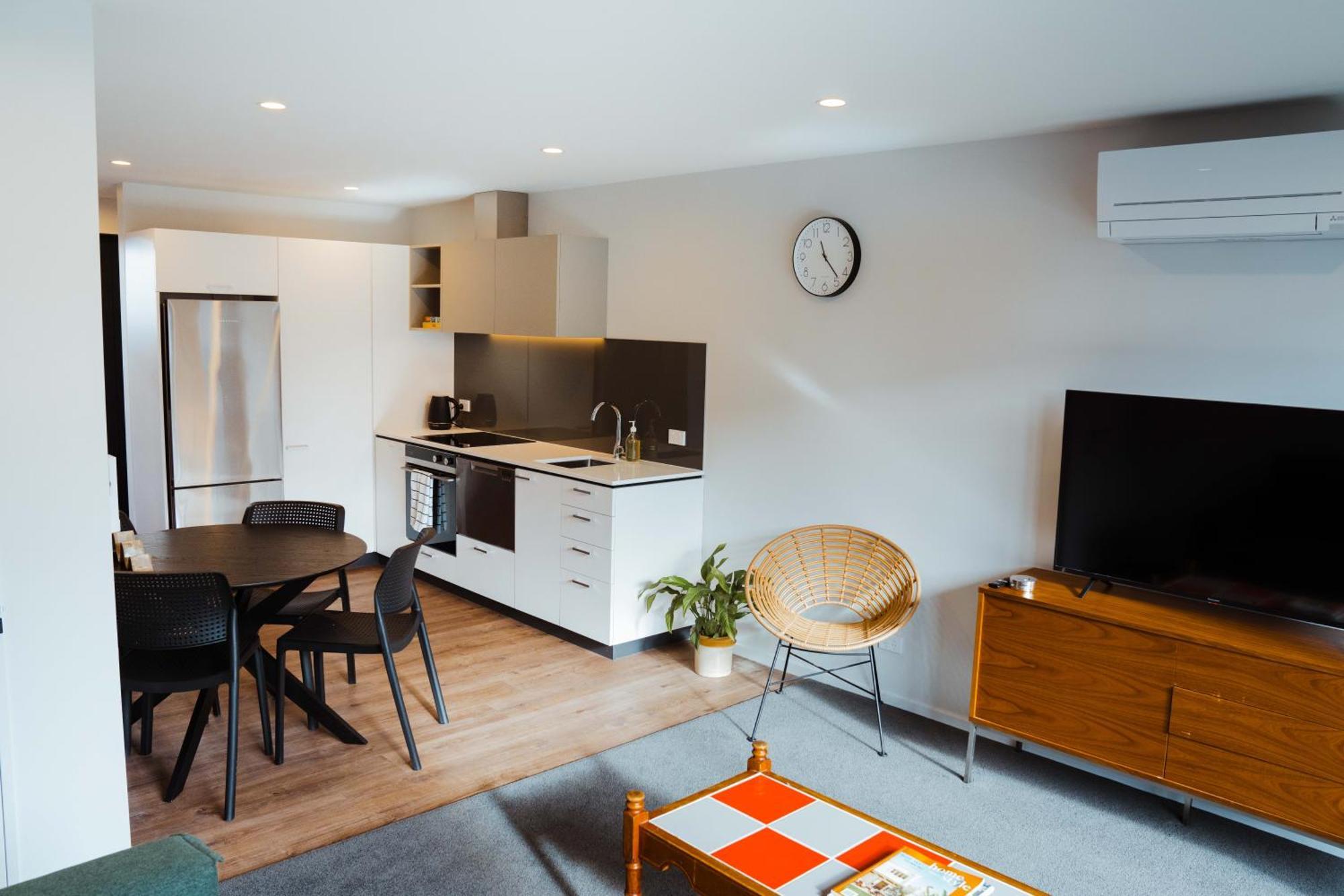 New Townhouse, Heart Of City Centre, 2 Bed 2 Bath, Car Park クライストチャーチ エクステリア 写真
