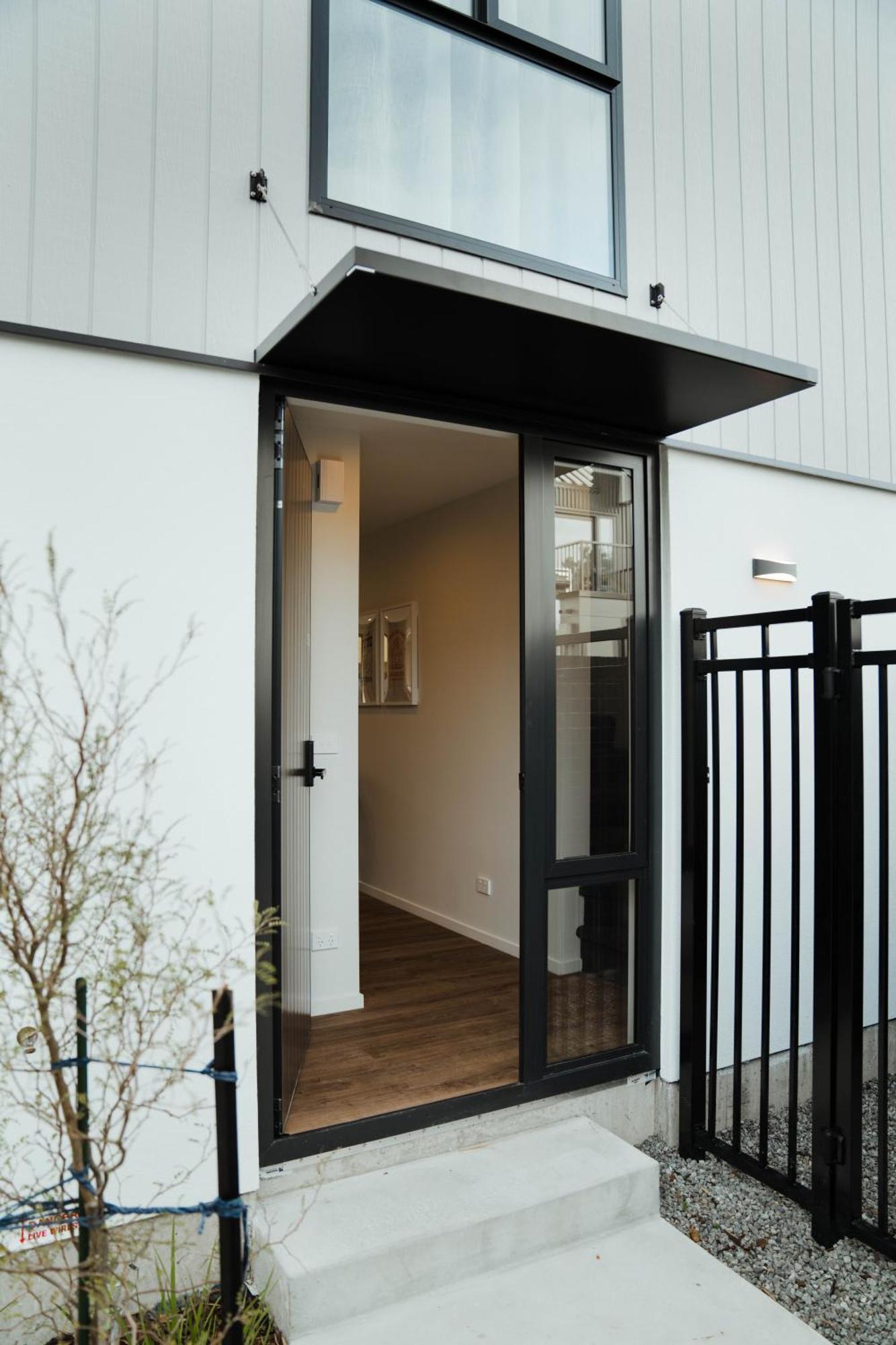 New Townhouse, Heart Of City Centre, 2 Bed 2 Bath, Car Park クライストチャーチ エクステリア 写真