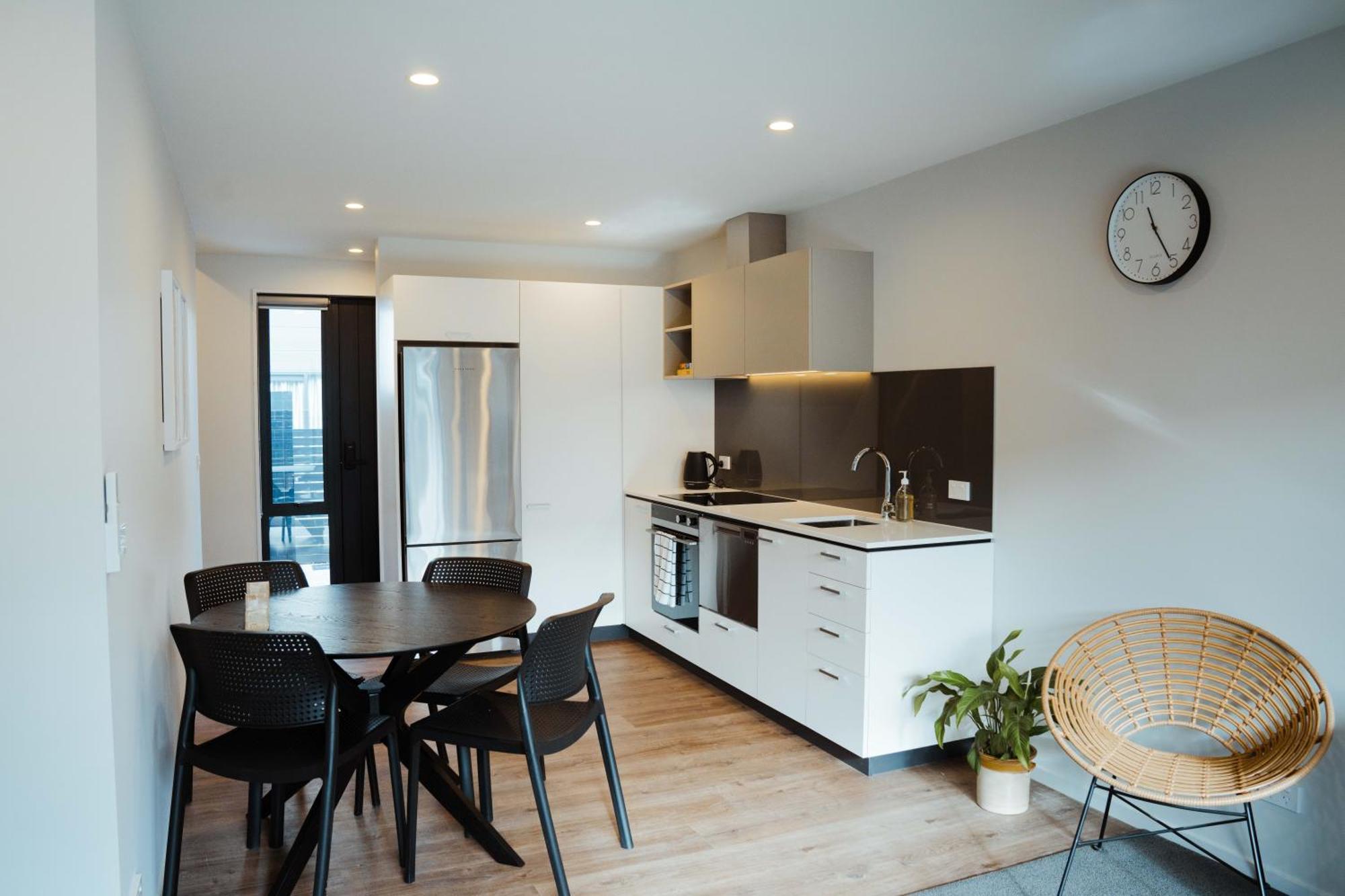 New Townhouse, Heart Of City Centre, 2 Bed 2 Bath, Car Park クライストチャーチ エクステリア 写真