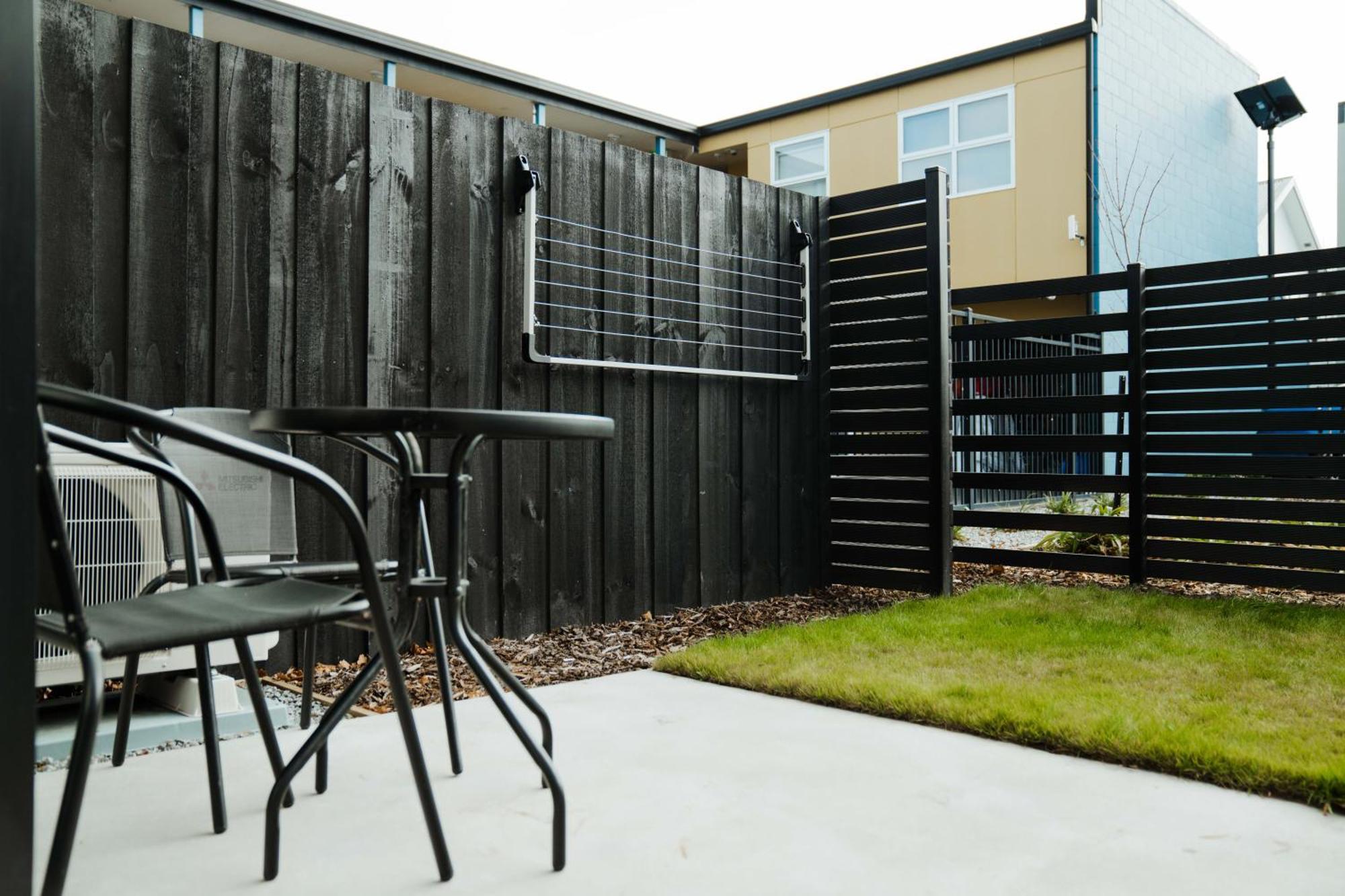 New Townhouse, Heart Of City Centre, 2 Bed 2 Bath, Car Park クライストチャーチ エクステリア 写真