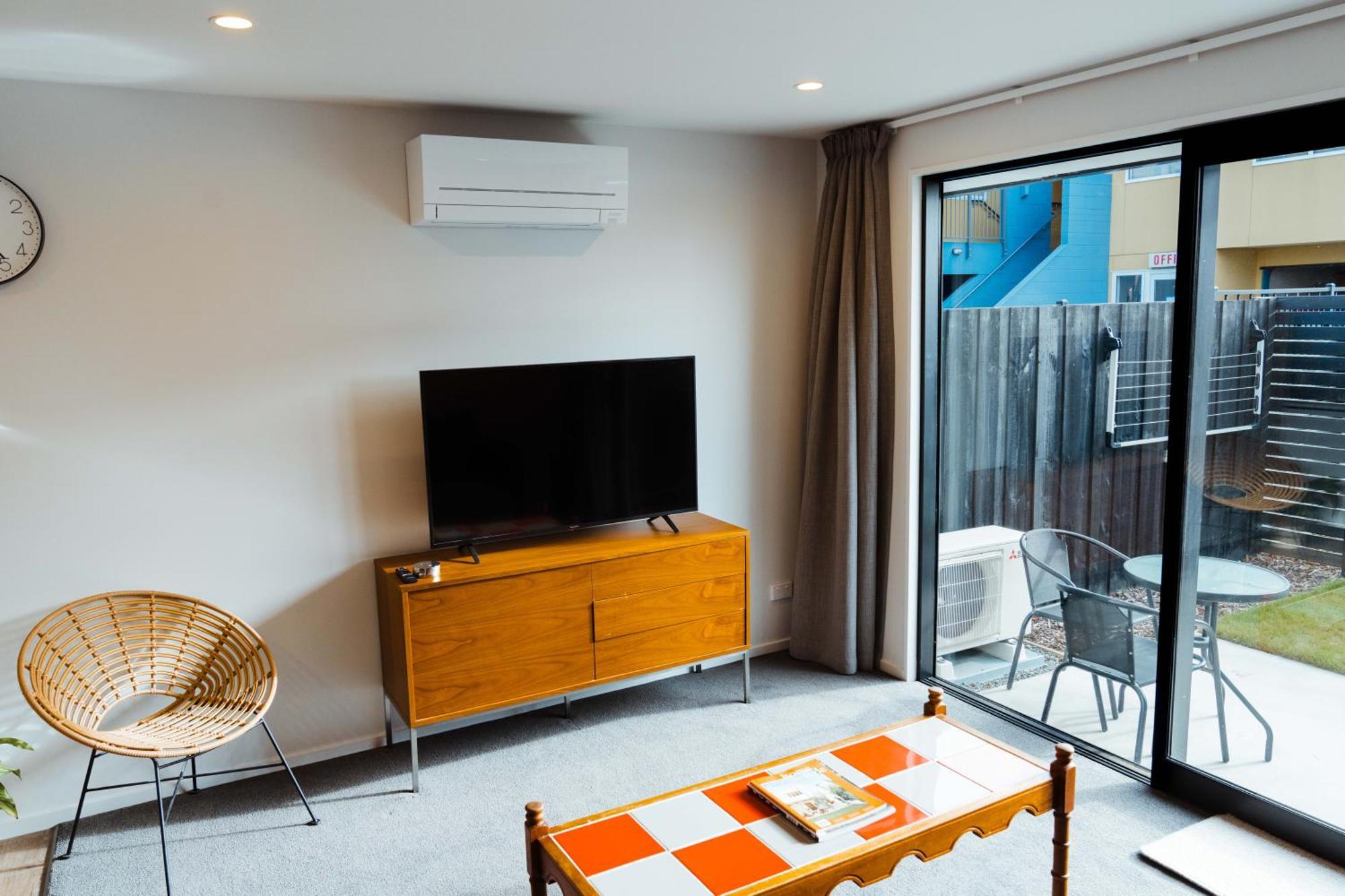 New Townhouse, Heart Of City Centre, 2 Bed 2 Bath, Car Park クライストチャーチ エクステリア 写真